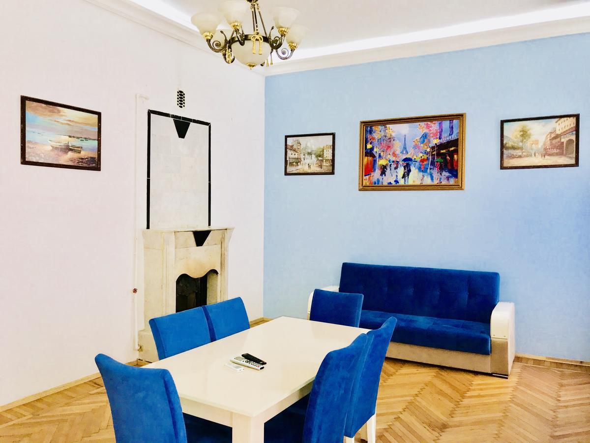 Check-In Apartment Near Fountain Square Vidadi Str Baku Extérieur photo