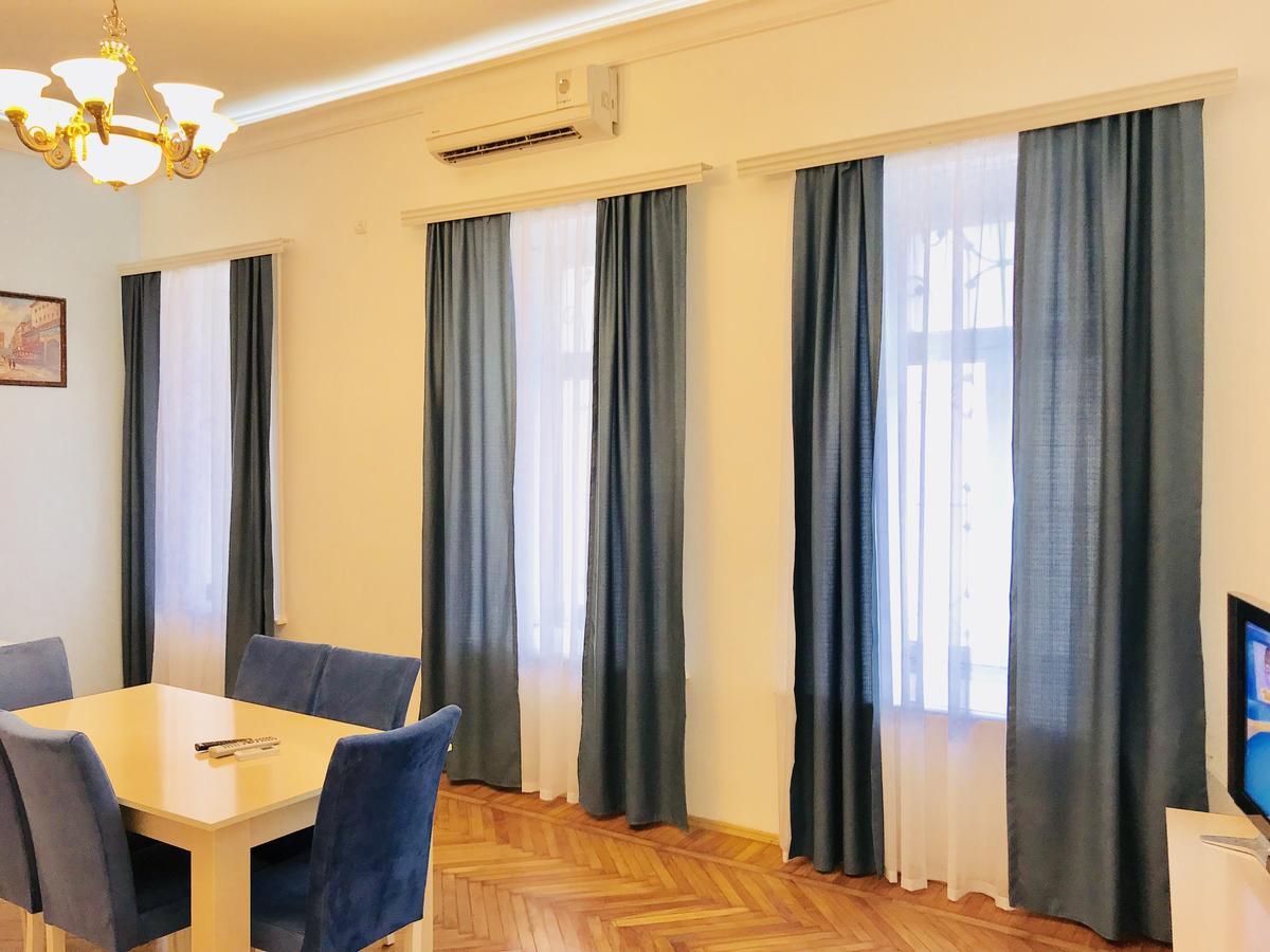 Check-In Apartment Near Fountain Square Vidadi Str Baku Extérieur photo