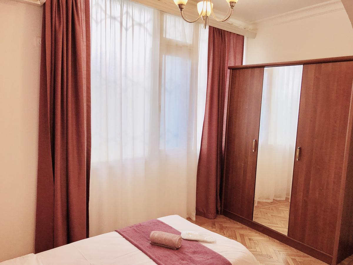 Check-In Apartment Near Fountain Square Vidadi Str Baku Extérieur photo